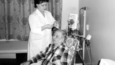 В одном из лечебных кабинетов госпиталя.