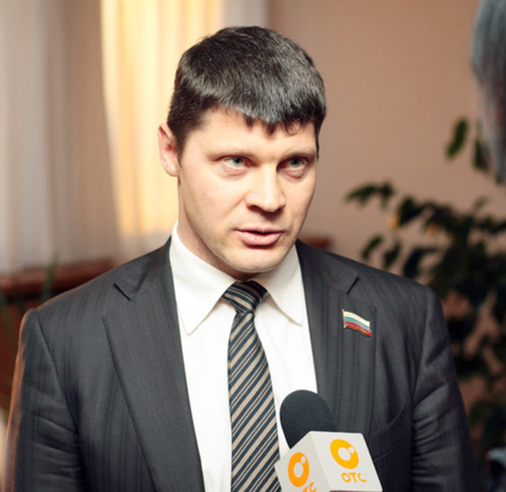 Вел разговор руководитель группы, депутат областного Совета Валентин Сичкарев.