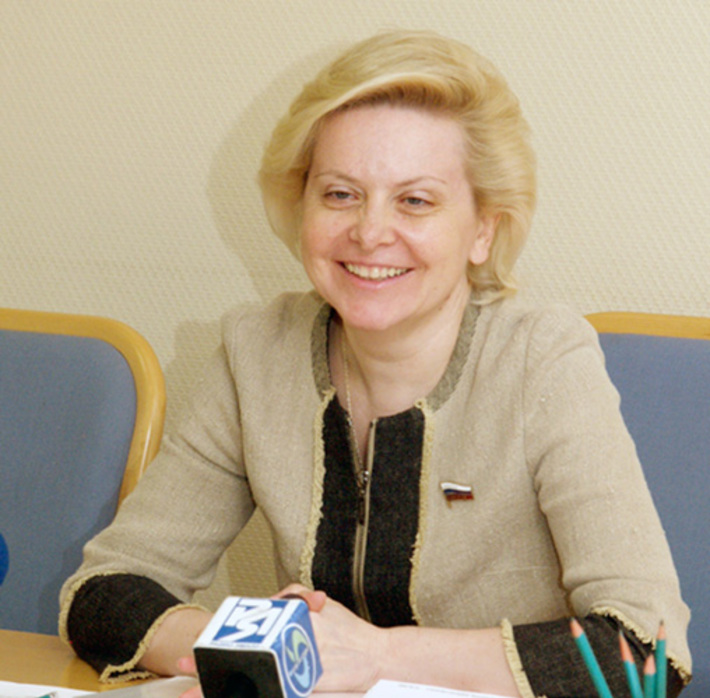 Наталья Комарова — второй губернатор-женщина в России.