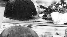 До нынешних дней продолжают находить и предавать земле воинов, павших под Старой Руссой.