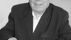 Эти именные часы министра путей сообщения Георгию Карповичу в 1956 году лично вручил Борис Павлович Бещев. «Я его поблагодарил за награду, — вспоминает ветеран. — Он ответил: «Надеюсь, и дальше будешь трудиться благородно и честно, оправдывая возложенное на тебя доверие».