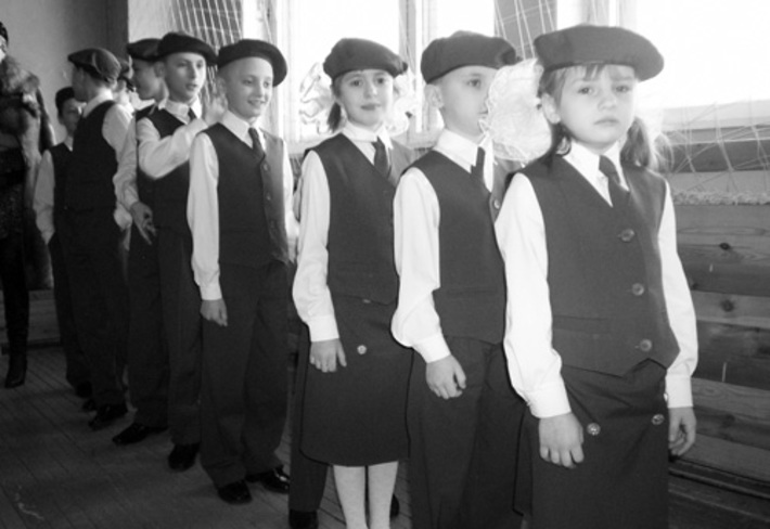 Самые маленькие участники соревнований — младшая группа детского дома № 9.