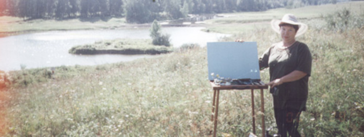 Людмила Никитина на пленэре.