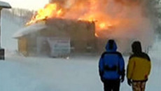 Пожар на турбазе «Юрманка». Съемки велись на мобильный телефон.