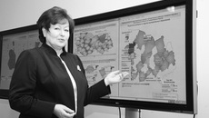 Тамара Алексенко комментирует ход голосования. Фото Сергея ДЯТЛОВА.