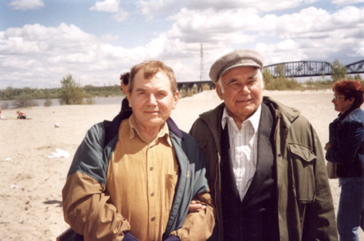 С Василием Песковым на обском острове Кораблик после вручения премии его имени.