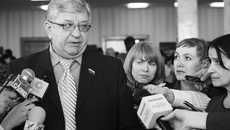 Алексей Беспаликов сообщил журналистам, что теперь у губернатора есть возможность вплотную заняться формированием правительства НСО.