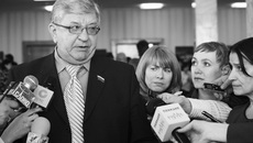 Алексей Беспаликов сообщил журналистам, что теперь у губернатора есть возможность вплотную заняться формированием правительства НСО.