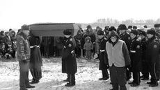 Ивана Смольникова провожают в последний путь.