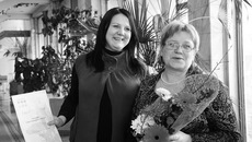 Алла Скоробогатова и героиня  ее очерка Соня Ударцева (слева) получили награды на церемонии подведения итогов конкурса «Мужество – великое свойство души!».