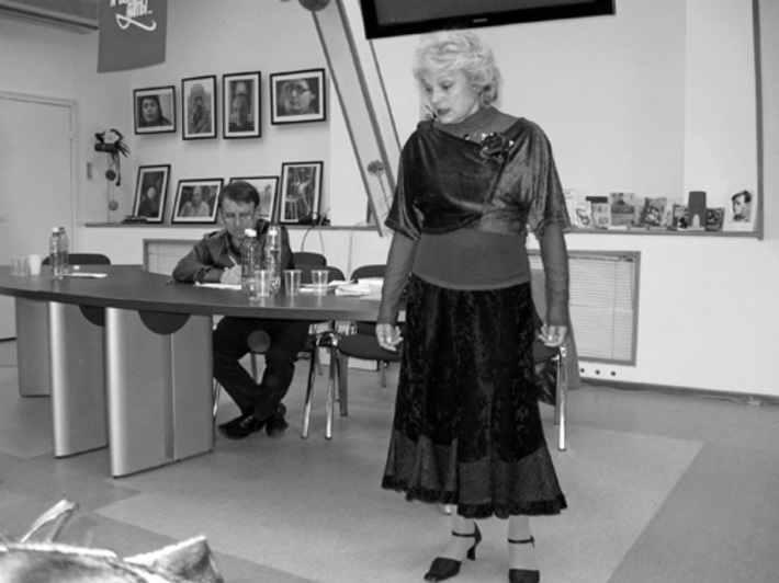 Стихи Твардовского читает поэт Лидия Ливнева.