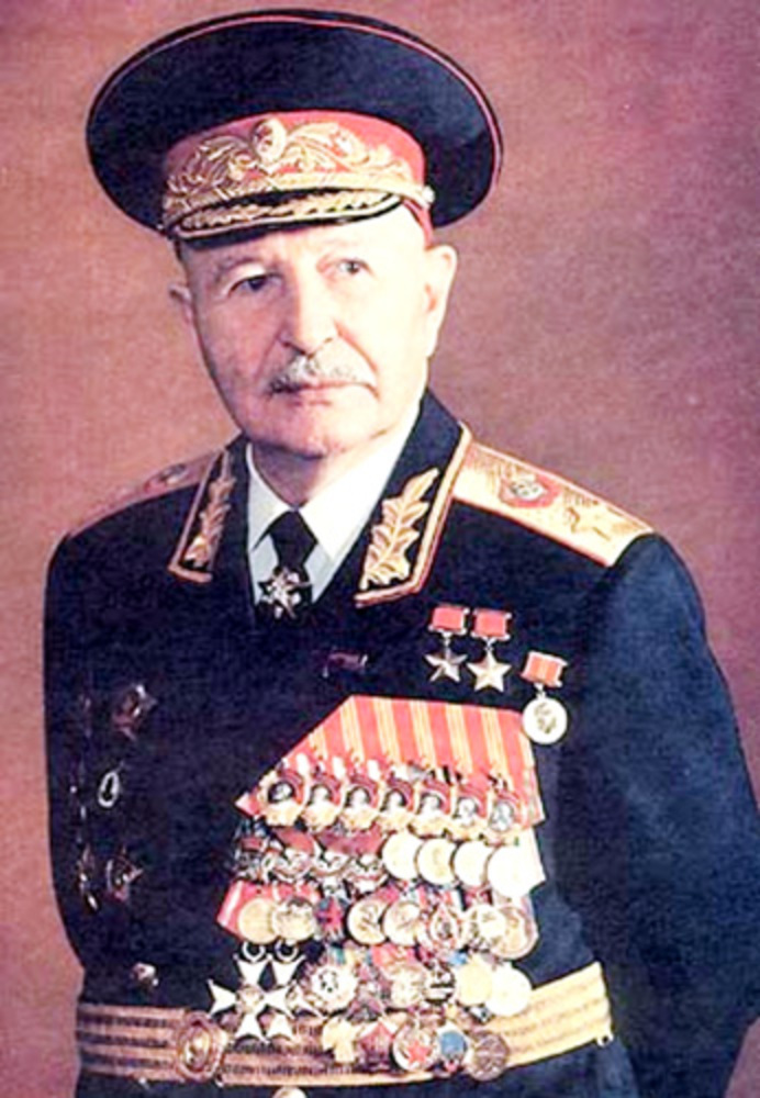 Дважды Герой Советского Союза, Маршал Советского Союза Иван Христофорович Баграмян.
