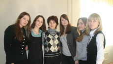 Ирина Валентиновна Захарова в 2000 году взяла первый класс. Тогда вряд ли кто-то мог помериться с ней ростом. Прошло десять лет…