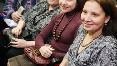 У лауреатов — прекрасное настроение. Справа налево: Светлана Уткина, Елена Костина и Татьяна Шипилова.