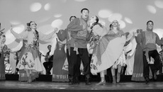 Сибирский хор на сцене — это удаль, мастерство и душевная широта.