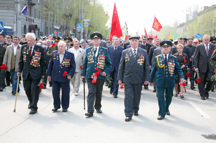 Ветераны на параде в Новосибирске 9 Мая 2009 г.    Фото Бориса МОСКВИНА.