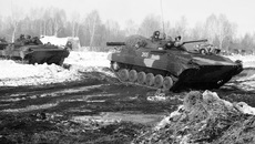 Боевая машина пехоты доставит воинов к месту проведения операции по любой «каше».