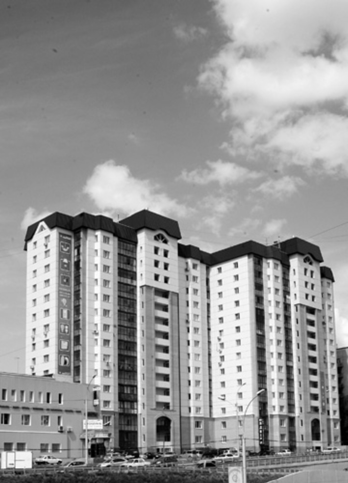 Городские новостройки. Фото Сергея ДЯТЛОВА.