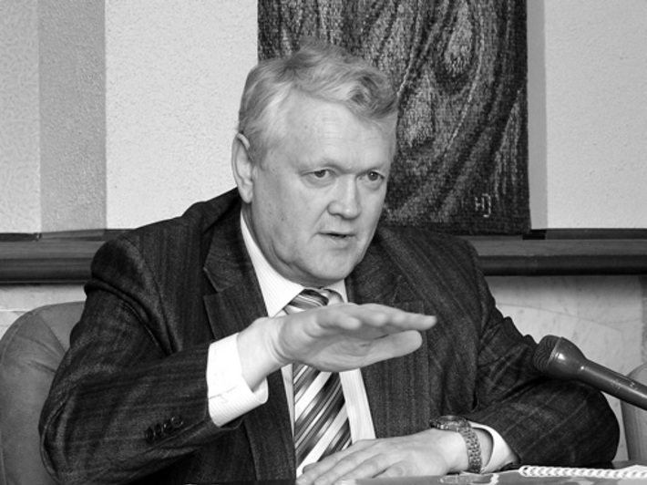 Академик Александр Асеев.
