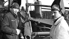 Сварщики.