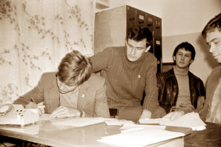 Так они держали экзамен на вступление в студенческий оперативный отряд.