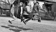 На переменке в сельской школе. <a href=http://www.spb-Foto.ru>Фотограф Григорьев В.<a>