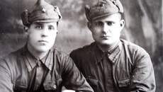 Григорий Сорокин (слева) с армейским другом, 1940 г.