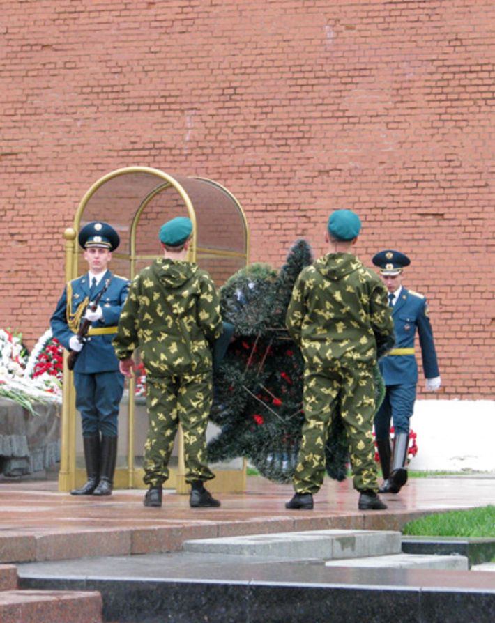 Москва, возложение венка к могиле Неизвестного солдата.