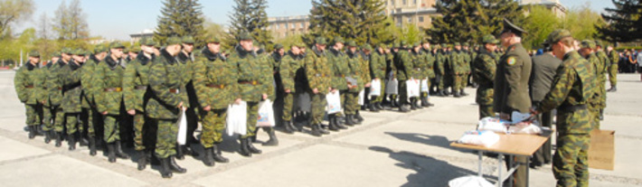 День призывника на монументе Славы.    Фото Михаила ПЕРМИНА.