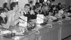 Медали не у всех, но в зале атмосфера победы.