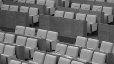 Депутаты предложили узаконить поправку, обязывающую госдумцев посещать пленарные заседания.