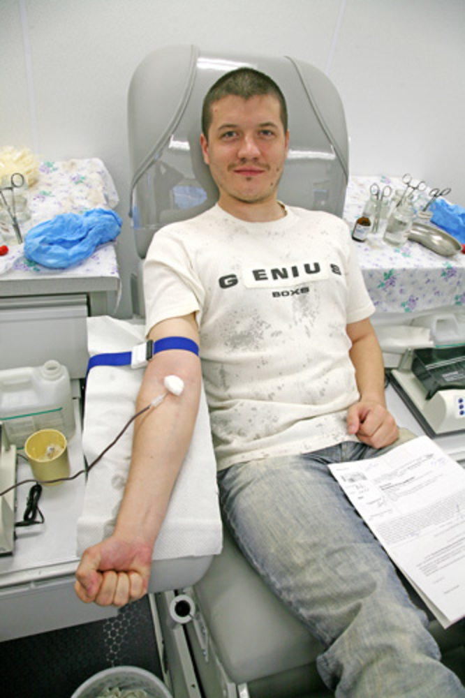 Владимир Кузнецов, системный администратор газеты «Советская Сибирь», участвует в таких акциях со студенческих лет.