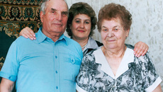 Василий Лукьяненко с близкими.