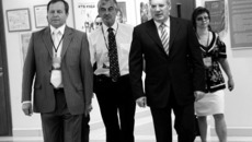 Губернатор Виктор Толоконский (на снимке — справа) принял участие в форуме «Сибирь-Америка. Вызовы инновационного развития», а также провел рабочую встречу с экспертами из Америки. — Новосибирская область будет активно изучать мировой опыт в формировании и развитии инновационной политики, — заявил губернатор, подводя итоги конференции.