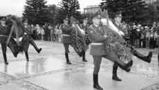 Церемония возложения венков в День памяти и скорби.