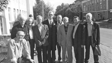 На снимке из личного архива: наш класс.