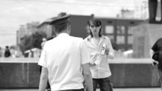 Пьете в общественном месте?