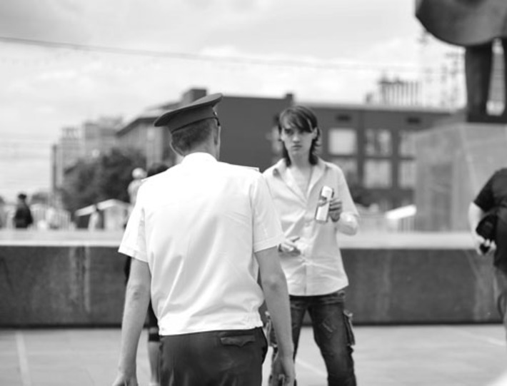 Пьете в общественном месте?