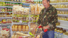 Хлеб и хлебобулочные изделия из мини-пекарни при магазине в Краснозерке давно нашли постоянных покупателей.