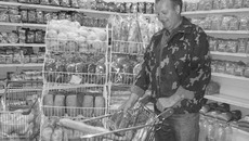 Хлеб и хлебобулочные изделия из мини-пекарни при магазине в Краснозерке давно нашли постоянных покупателей.