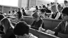 НГУ: стипендиаты Фонда В. Потанина работают над тестом.