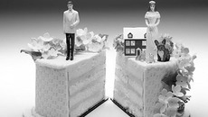 Чтобы не пришлось делить то, что вы считаете только своим, заключите брачный договор.