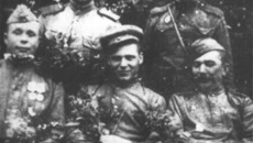 Александр Самотохин с сослуживцами в Берлине.