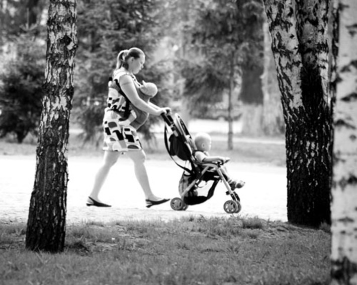 С мамой по магазинам. Фото Бориса МОСКВИНА.