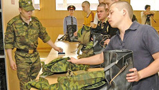 Вот тебе, брат, новый наряд.