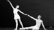 Наталья Ершова и Игорь Зеленский (сцена из одноактного балета «Аполлон Мусагет»).