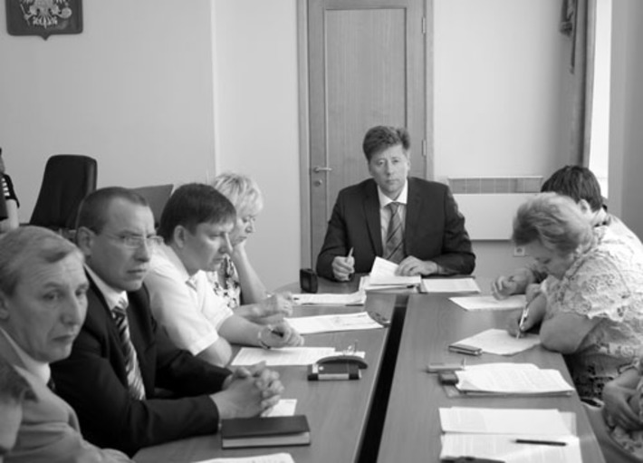Заседание рабочей группы по контролю за реализацией приоритетных национальных проектов и демографической политики в Новосибирской области ведет Вадим Головко.