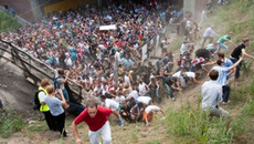 Единственным входом на музыкальный фестиваль «Парад любви» был полуторакилометровый туннель, который для многих стал роковым.