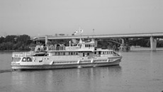 Корабль помощи. Фото Бориса МОСКВИНА