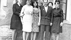 Первые выпускники Александра Сергеевича, 1966 год.